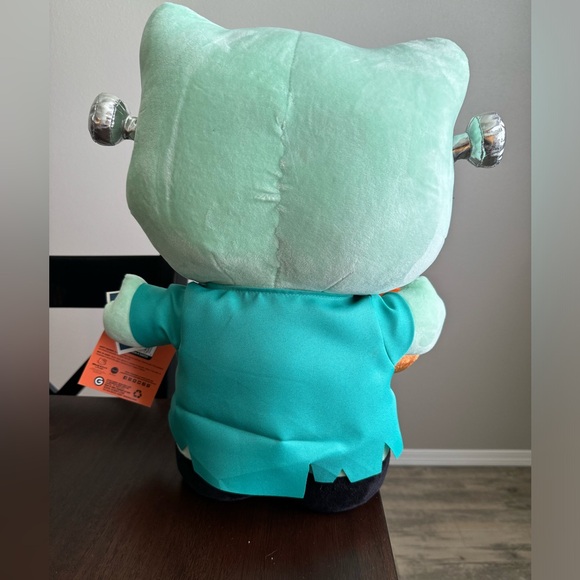 Hello Kitty Frankenstein Greeter NWT - Picture 2 of 2
